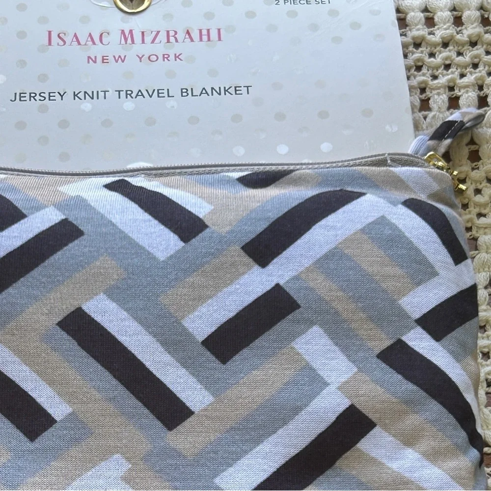 Isaac Mizrahi Travelers 2 Piece Set Knit Blanket + Bag Gray Tan Black Modern NEW